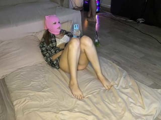 Webcam Belle - partizn blonde cam babe in the chatroom offers her holes for banging
