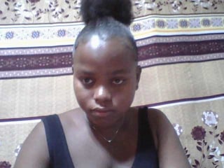 Webcam Belle - christine21 ebony cam girl offers me her ass online