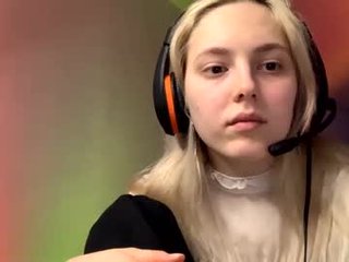 Webcam Belle - holydori blonde cam girl with big boobs teaching how to have sex
