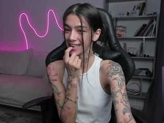 Webcam Belle - vinkitinkii big tits nude cam babe enjoys hard fucking