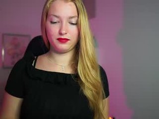 Webcam Belle - mia_melano_ depraved blonde cam girl presents her pussy drilled