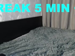 Webcam Belle - heidi_willson big tits cam babe is curious about squirting techniques
