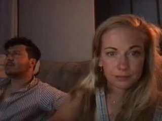 Webcam Belle - littleblonde_l depraved blonde cam girl presents her pussy drilled