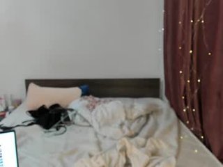 Webcam Belle - kimi_chan cam girl with big tits wants gets anal fucked from behind