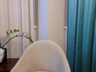 Webcam Belle - jolyndeb nude cam bitch enjoys hard live sex on camera