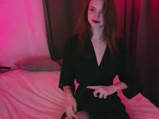 Webcam Belle - moonlightmaya cam babe with small tits offer their holes for dirty live sex