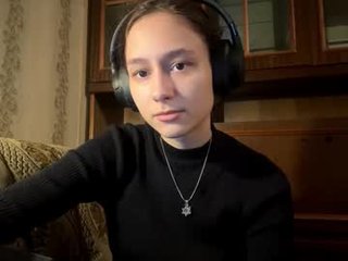 Webcam Belle - maricruzsilleman cam girl presents fetish yoga live action