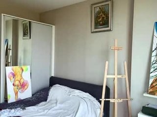 Webcam Belle - britneylusty asian teen cam babe plays with her ass hole