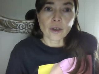 Webcam Belle - vivi_bee cute milf cam slut fucks her guy hard