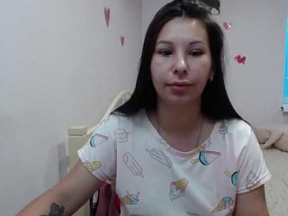 Webcam Belle - sex01cat asian brunette cam girl shows her pussy on camera
