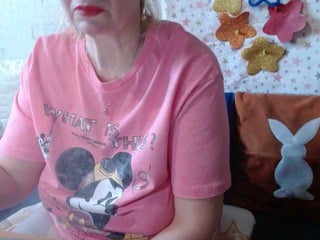 Webcam Belle - lanastar1 european cam babe offers her hairy pussy for live sex experiments