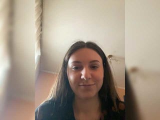 Webcam Belle - kirrraaa european cam babe offers her hairy pussy for live sex experiments