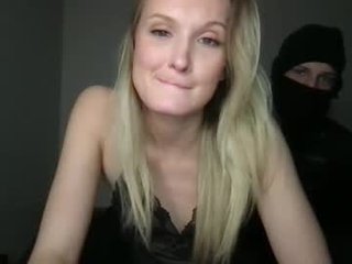 Webcam Belle - nolan_xx cam babe with small tits offer their holes for dirty live sex
