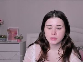 Webcam Belle - chloe_me0w cam girl showing big tits and big ass