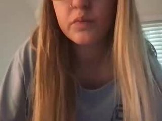 Webcam Belle - bbybunny0_0 nude cam bitch enjoys hard live sex on camera