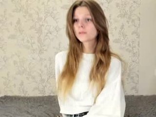 Webcam Belle - alainaestrada french cam babe flashing her small tits and masturbating online