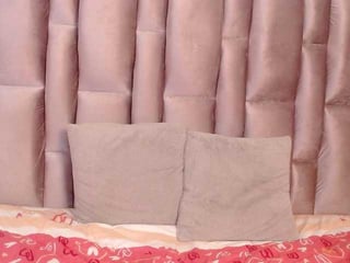 Webcam Belle - paris-cute cam girl loves her sweet pussy penetrated hard