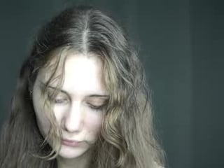 Webcam Belle - cyndyvalerio sweet lips wrap his cock around and hot mouth starts sucking it