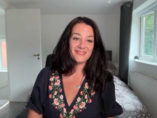 Webcam Belle - magicinabox european cam babe rubs her smooth pussy till she cums