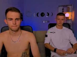 Webcam Belle - noah_nero depraved blonde cam girl presents her pussy drilled