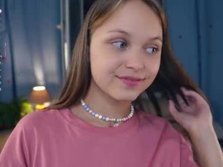 Webcam Belle - dierafauxa nude cam bitch enjoys hard live sex on camera