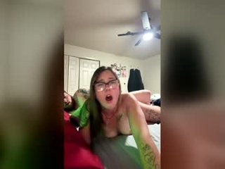 Webcam Belle - helovesthispussy420 cam babe wants her pussy fucked hard on camera