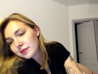 Webcam Belle - foxxycindy cam domina with big tits in the chatroom