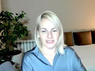 Webcam Belle - alicee__grace cam slut loves fucking her boyfriend online