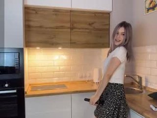 Webcam Belle - innocent_eileen cute teen cam babe loves XXX cam action with her perfect ass