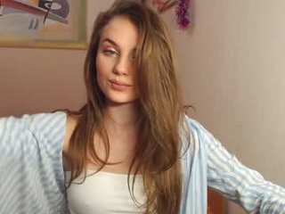 Webcam Belle - alizeeweber german cam girl with big tits in live sex show