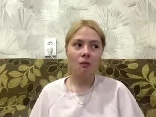 Webcam Belle - richellearmentrout depraved blonde cam girl presents her pussy drilled