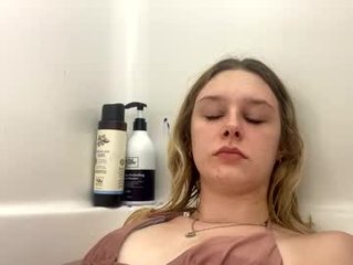 Webcam Belle - glitteremm cam girl gets her ass hard fucked by her partner