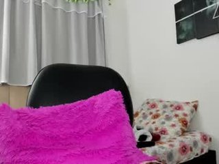Webcam Belle - sweetjuly1 cam girl loves bangs her hairy pussy with sex toys online