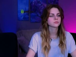 Webcam Belle - naya_may depraved blonde cam girl presents her pussy drilled