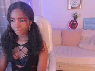 Webcam Belle - katalella_ds spanish cam babe with small tits loves sex on camera