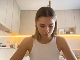 Webcam Belle - louannkorth big tits nude cam babe enjoys hard fucking