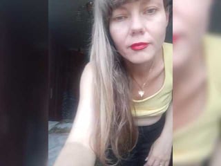 Webcam Belle - ninondepeace cam girl loves her sweet pussy penetrated hard