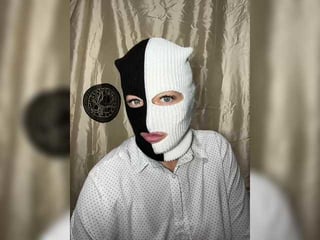 Webcam Belle - balaklavabrat russian cam slut wants fucked slowly in her hairy vagina