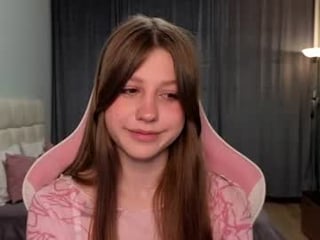 Webcam Belle - lilymoore69 nude cam bitch enjoys hard live sex on camera