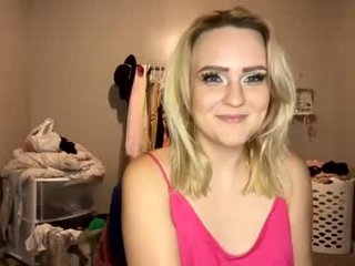 Webcam Belle - honeydrippinbunny cam babe with small tits wants dirty live sex