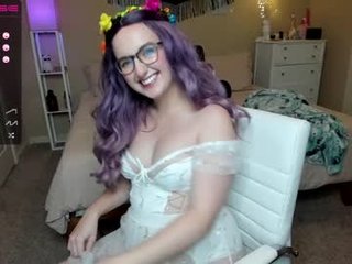 Webcam Belle - gennanyx cam babe with small tits offer their holes for dirty live sex