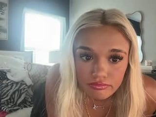 Webcam Belle - juliannapeyton cam girl showing big tits and big ass