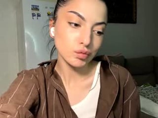 Webcam Belle - evelynroehler nude cam bitch enjoys hard live sex on camera