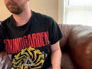 Webcam Belle - xdamynx sweet lips wrap his cock around and hot mouth starts sucking it