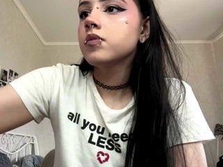 Webcam Belle - arlareily cam girl loves her sweet pussy penetrated hard