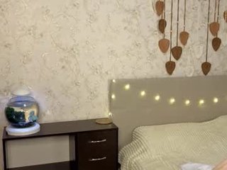 Webcam Belle - naomiswetheart cam girl with big tits enjoys getting her wet pussy fucked