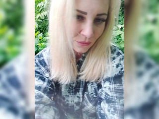 Webcam Belle - sandra26a blonde cam girl gets anal fuck of cute babe ass