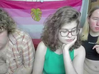 Webcam Belle - henryminami cute cam girl shows off her firm titties and hairy pussy
